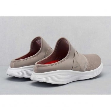 ZAPATILLAS DE MUJER MBT TAKA SLIP ON TAUPE