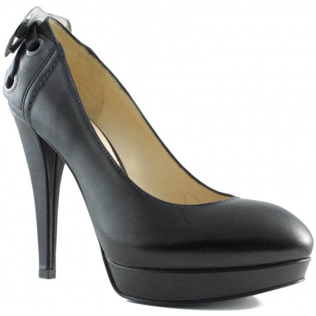 GUESS ZAPATO SALON DE MUJER NEGRO